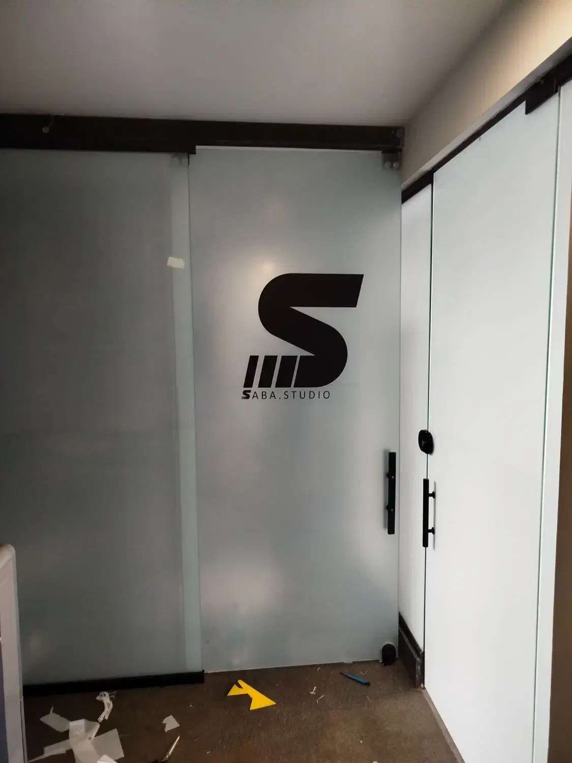 برچسب مات کن ، شیشه مات کن ، ماتکن ، شبرنگ ، نصاب|مصالح و تجهیزات ساختمان|مشهد, آبکوه|دیوار