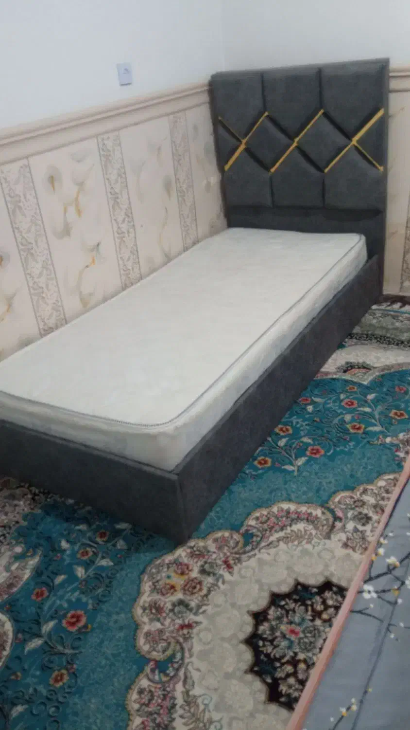 تخت خواب یک نفره با تشک کامل نو نو|تخت و سرویس خواب|نیمروز, |دیوار