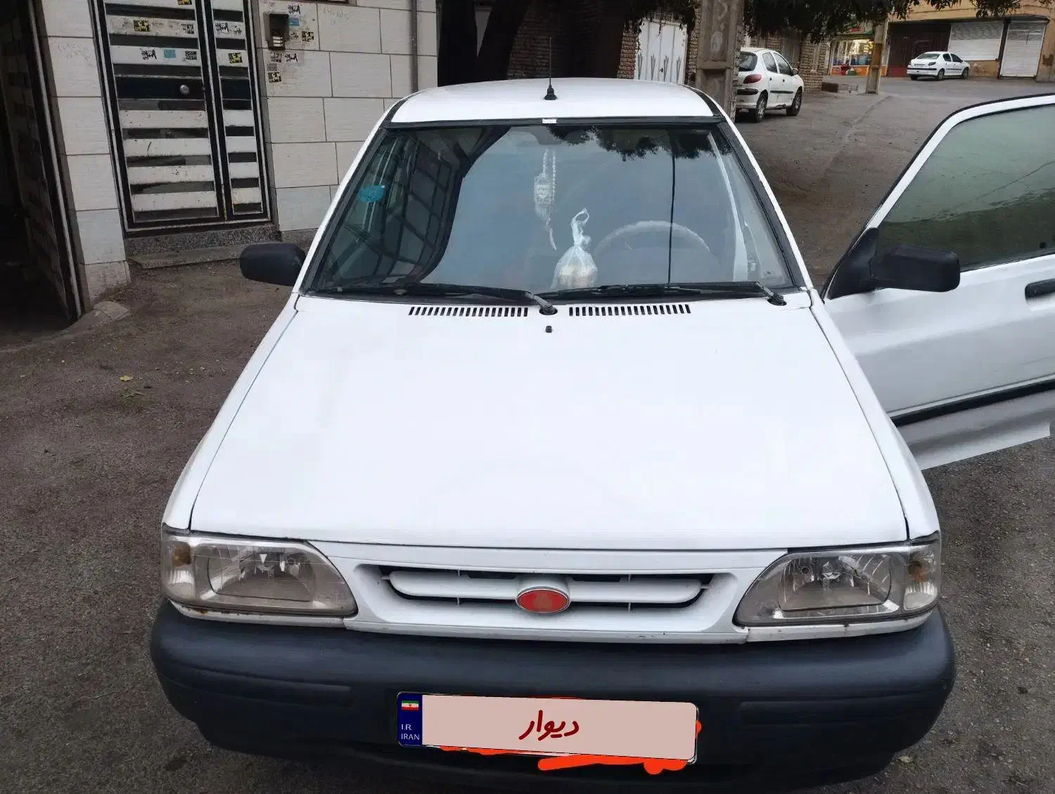 فروش پراید مدل 82 سفید صدفی|خودرو سواری و وانت|همدان, |دیوار