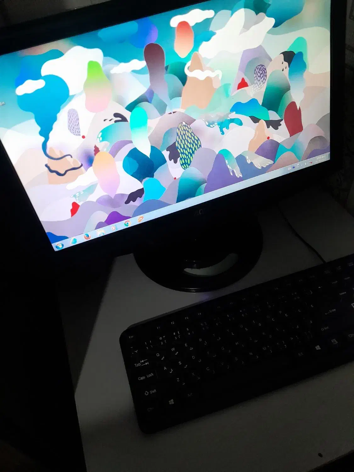 کامپیوتر با تمام وسایل|رایانه رومیزی|ری, علایین|دیوار