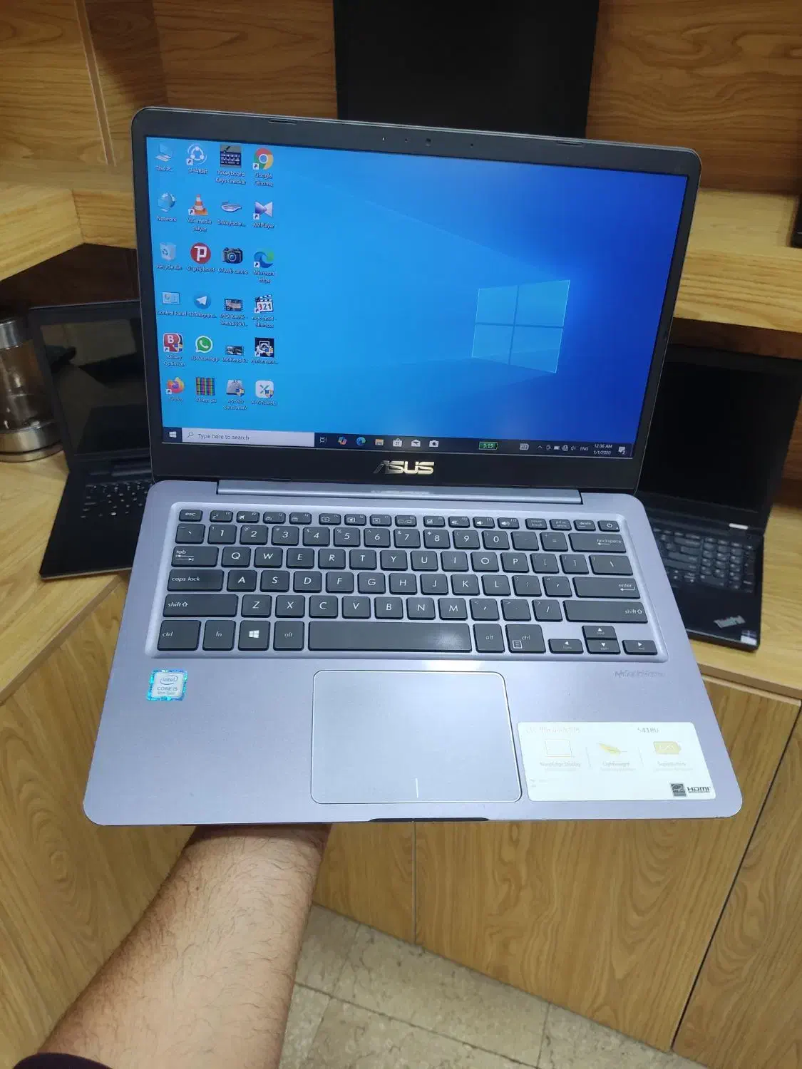 لپ تاپAsus i5نسل هشتم سوپراسلیم/هشت هسته ای|رایانه همراه|تهران, استخر|دیوار