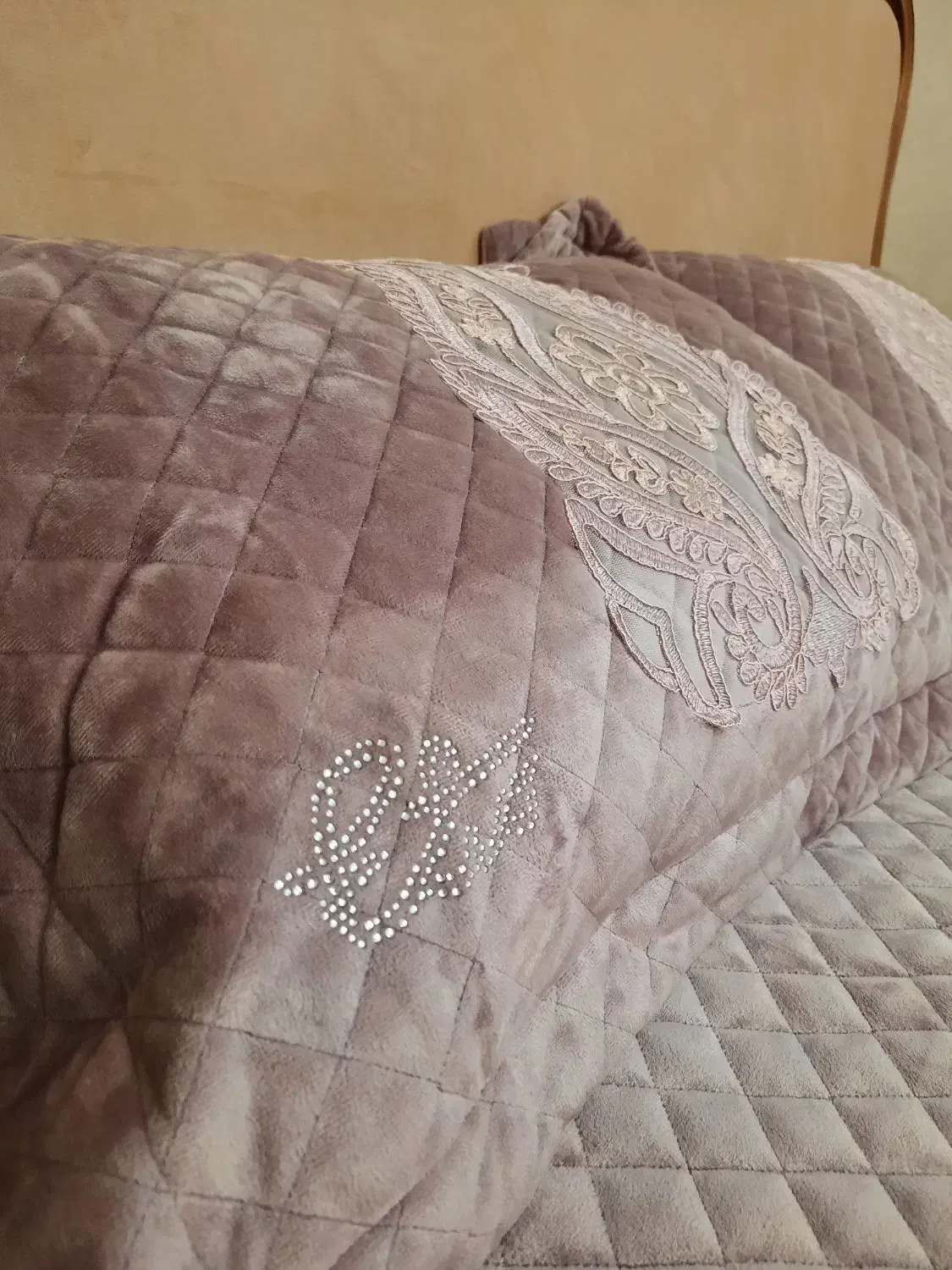 رو تختی ترکی|سرویس روتختی|اصفهان, سرچشمه|دیوار