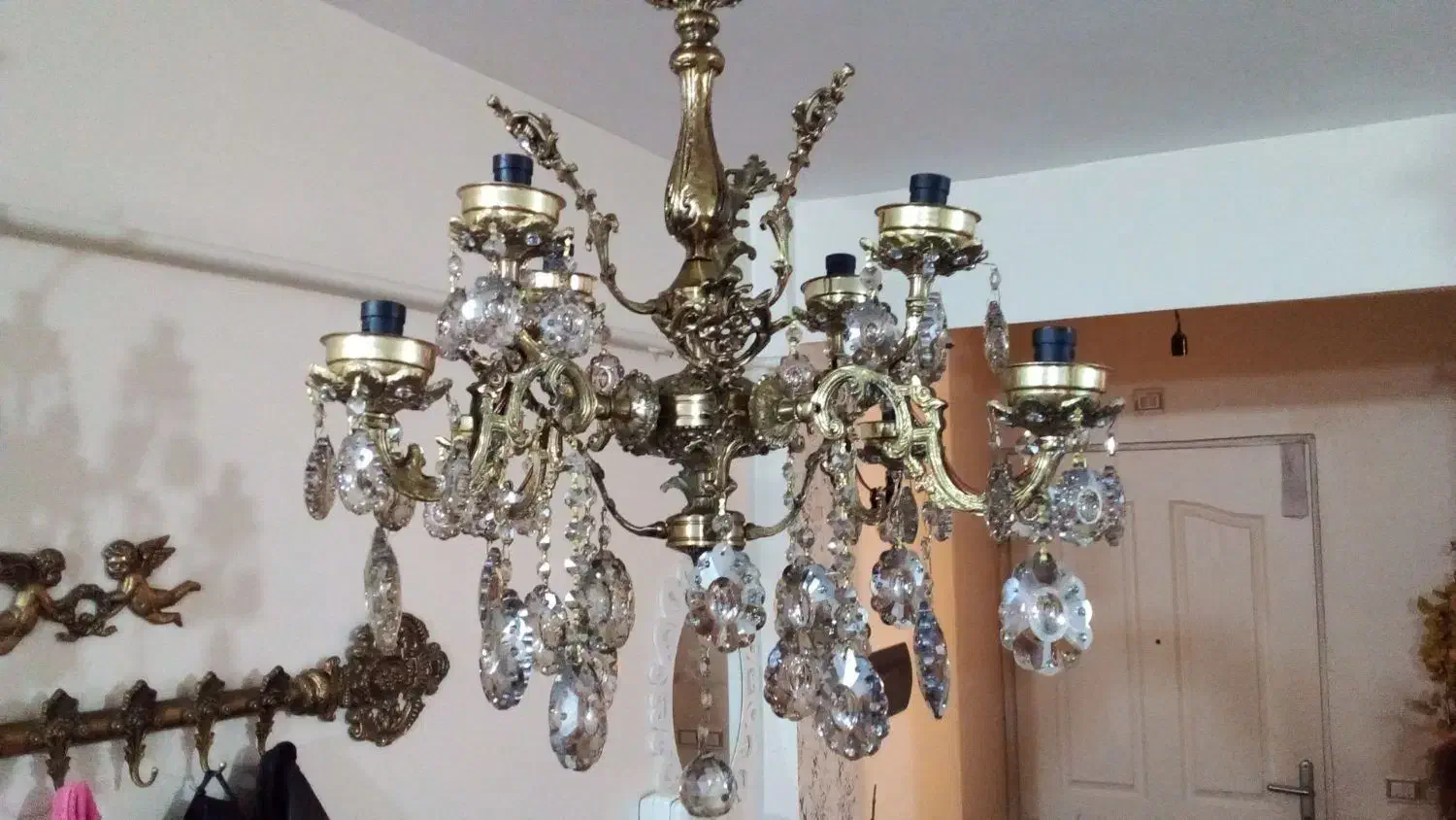 لوستر در سنگین وزن میباشد در حد نو به قیمت مناسب|لوستر و چراغ آویز|سهند, |دیوار