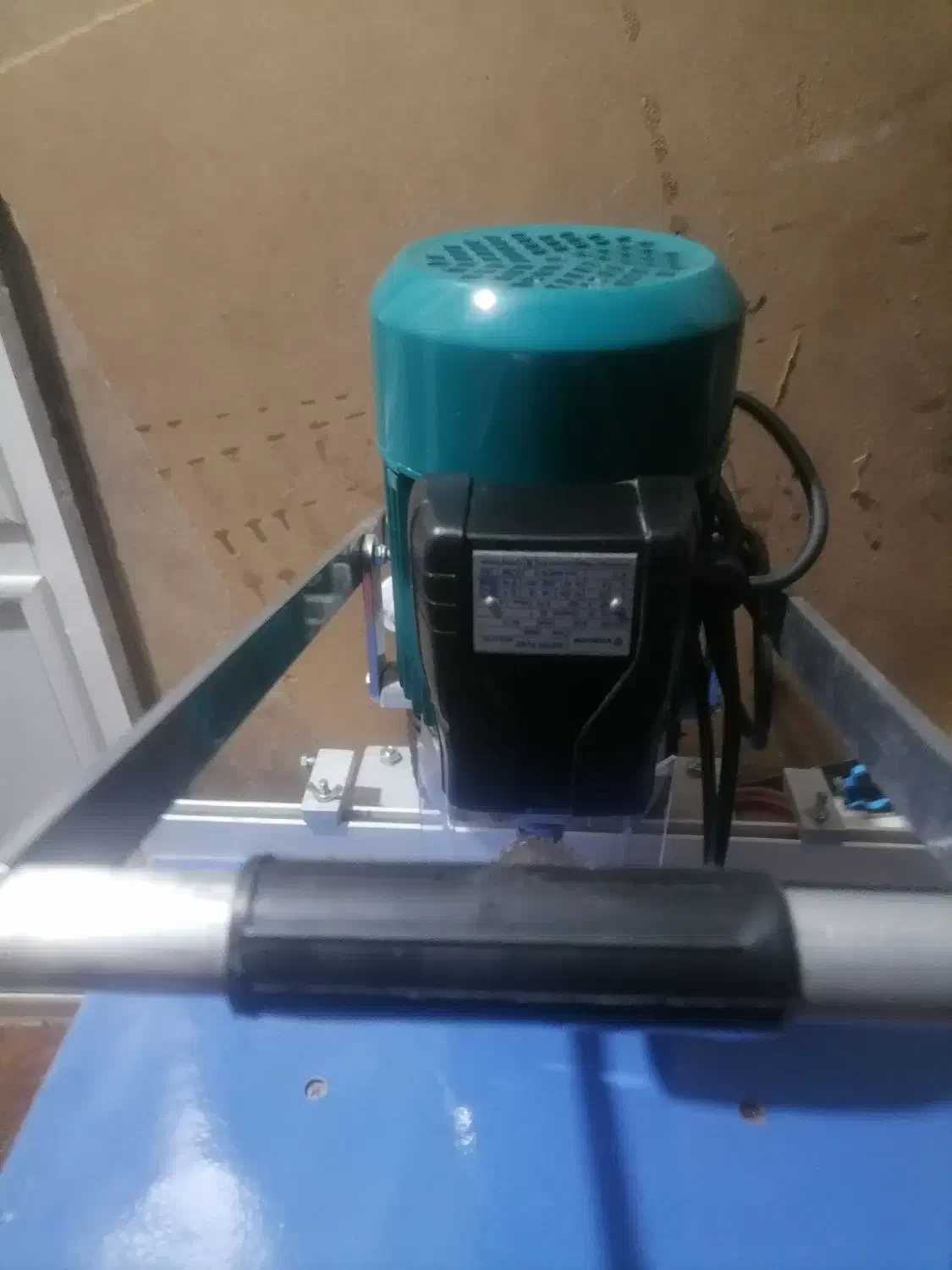 لولا گازور تاشو|ابزارآلات|مشگین شهر, |دیوار