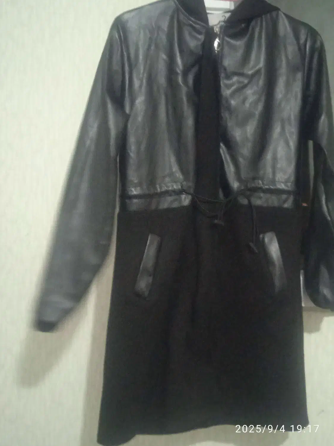 پالتو|لباس|گلبهار, شهر جدید گلبهار|دیوار