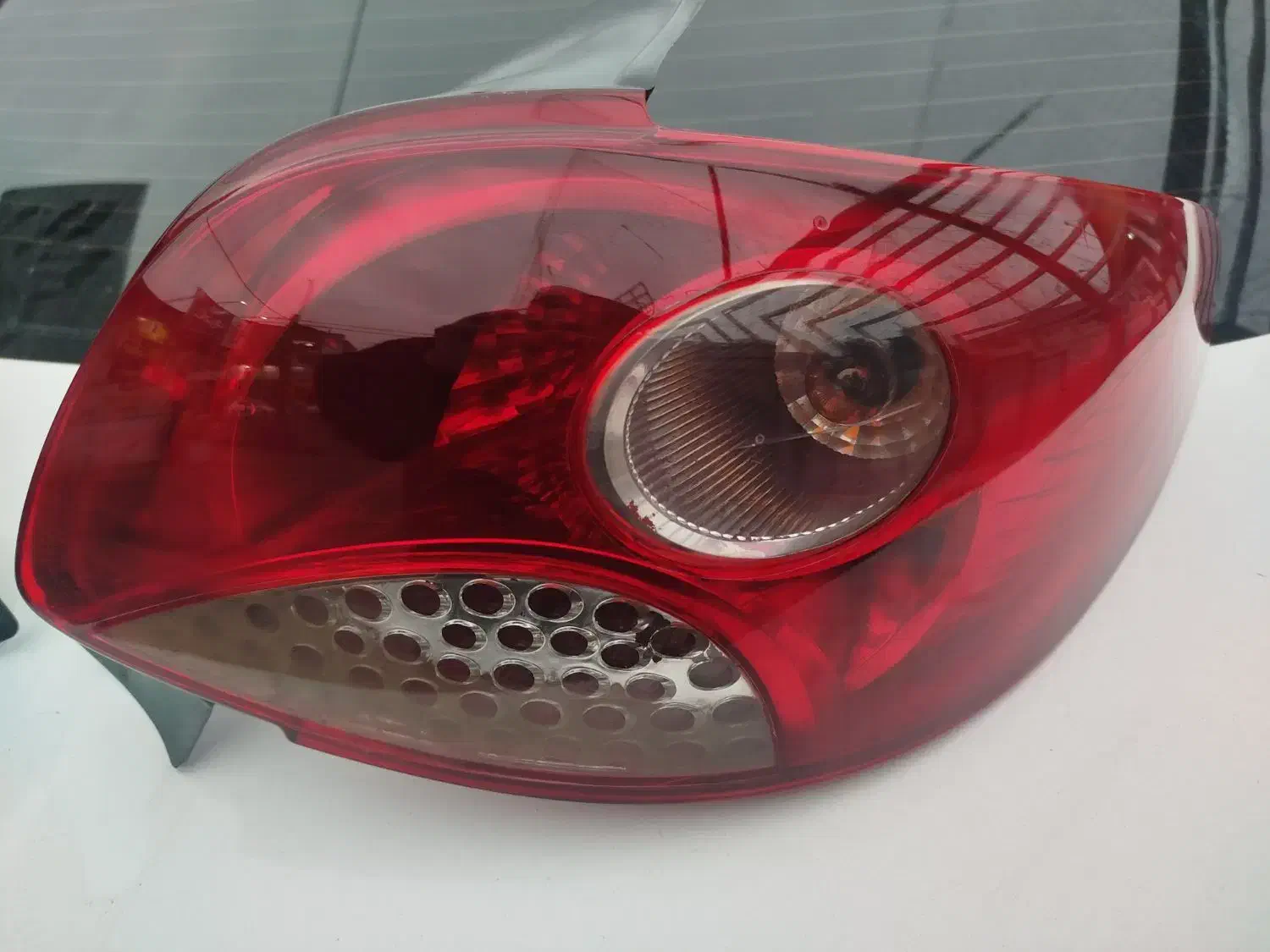 چراغ عقب ۲۰۷ و ۲۰۶ طرح قدیم|قطعات یدکی و لوازم جانبی|رشت, دیلمان|دیوار