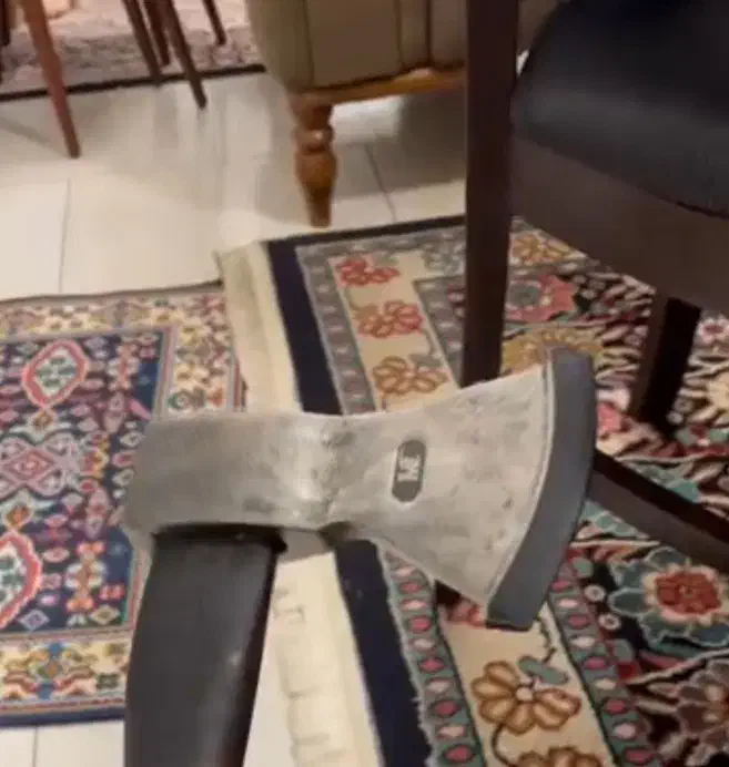 تبر|کلکسیون اشیاء عتیقه|گرگان, |دیوار