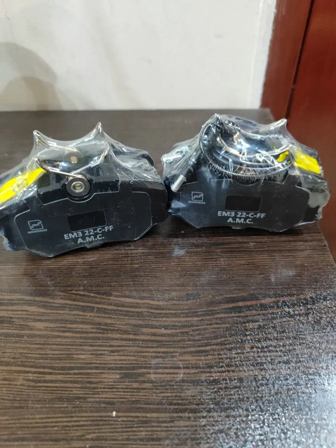 لنت ترمز جلو elig پژو ۴۰۵ و بوق AKE|قطعات یدکی و لوازم جانبی|تهران, جنتآباد مرکزی|دیوار