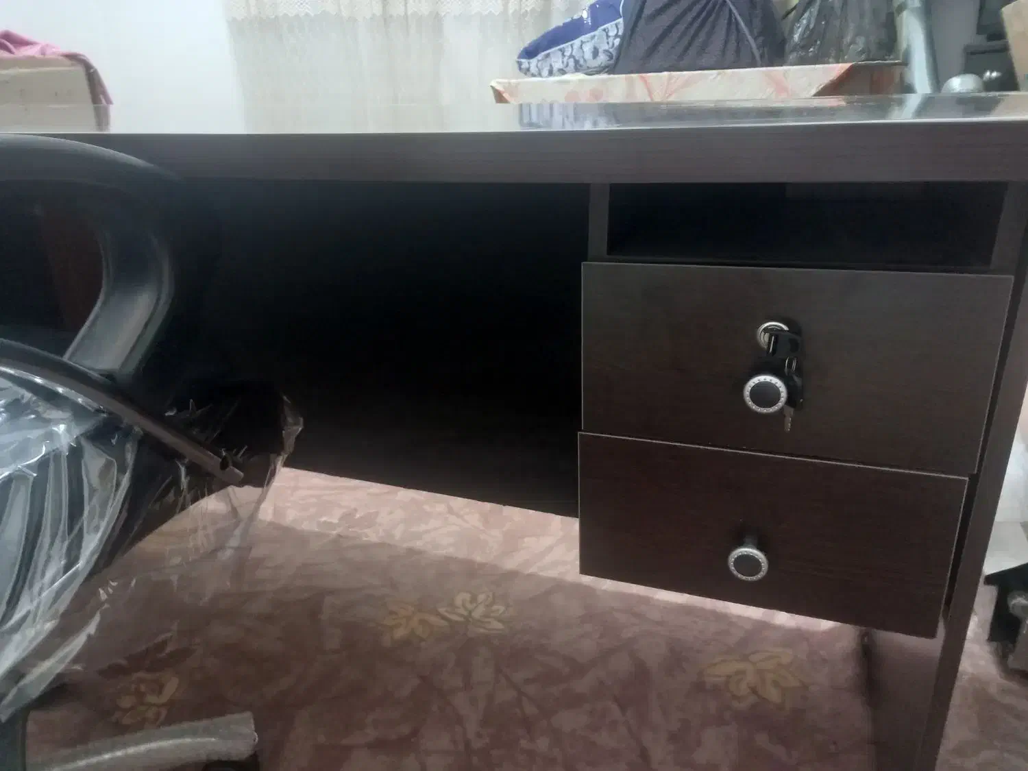 میز و صندلی چرخ دار اداری نو|مبلمان اداری|لنجان, |دیوار