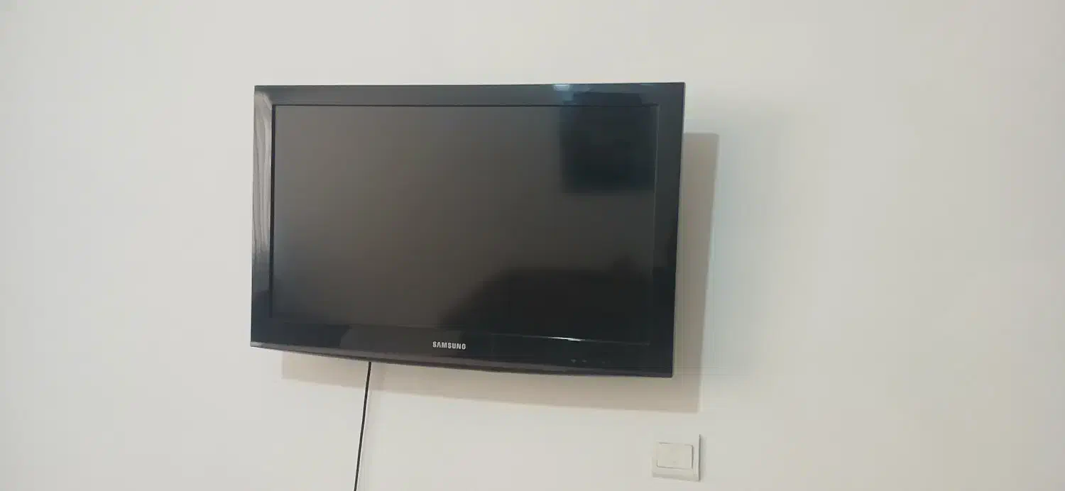 تلویزیون ۳۲ سامسونگ|تلویزیون و پروژکتور|مهاجران, |دیوار