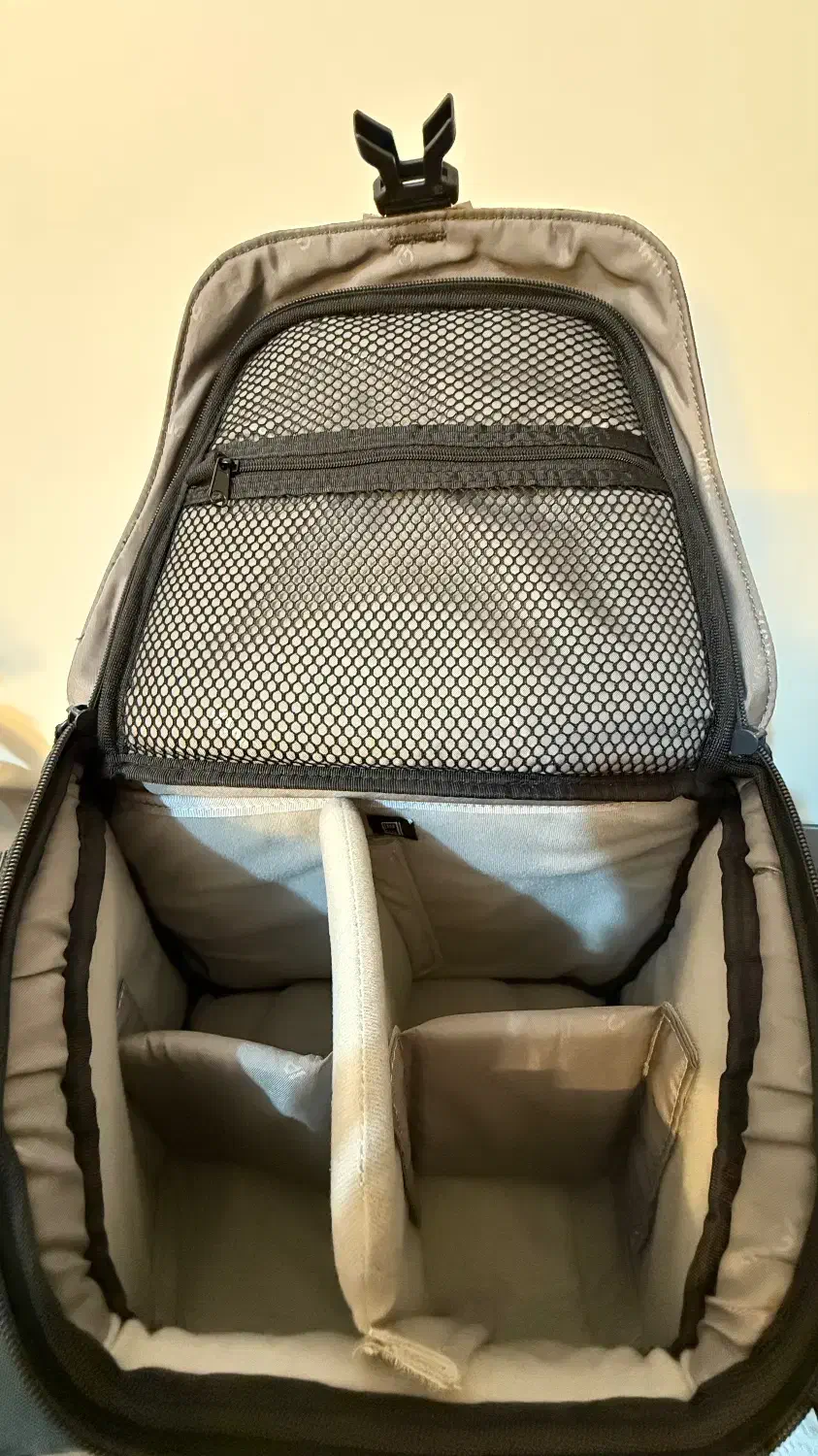 کیف دوربین|دوربین عکاسی و فیلمبرداری|اصفهان, باغ زرشک|دیوار