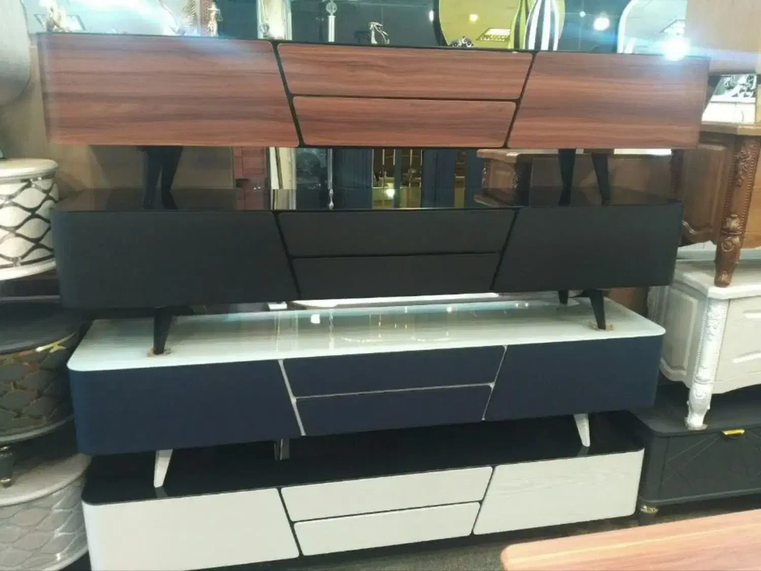 فروش فوق‌العاده میز تی وی چوبی به علت انبار گردانی|میز تلویزیون|مشهد, گوهرشاد|دیوار