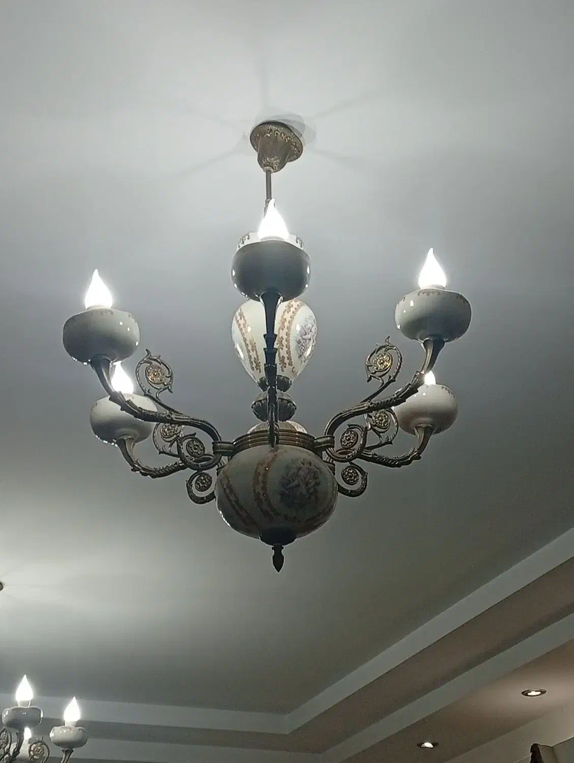 لوستر برنجی سرامیکی|لوستر و چراغ آویز|تهران, ائمه اطهار|دیوار