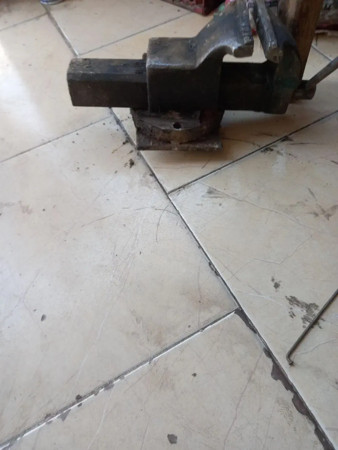 گیره آلمانی|ابزارآلات|قم, هفت تیر|دیوار