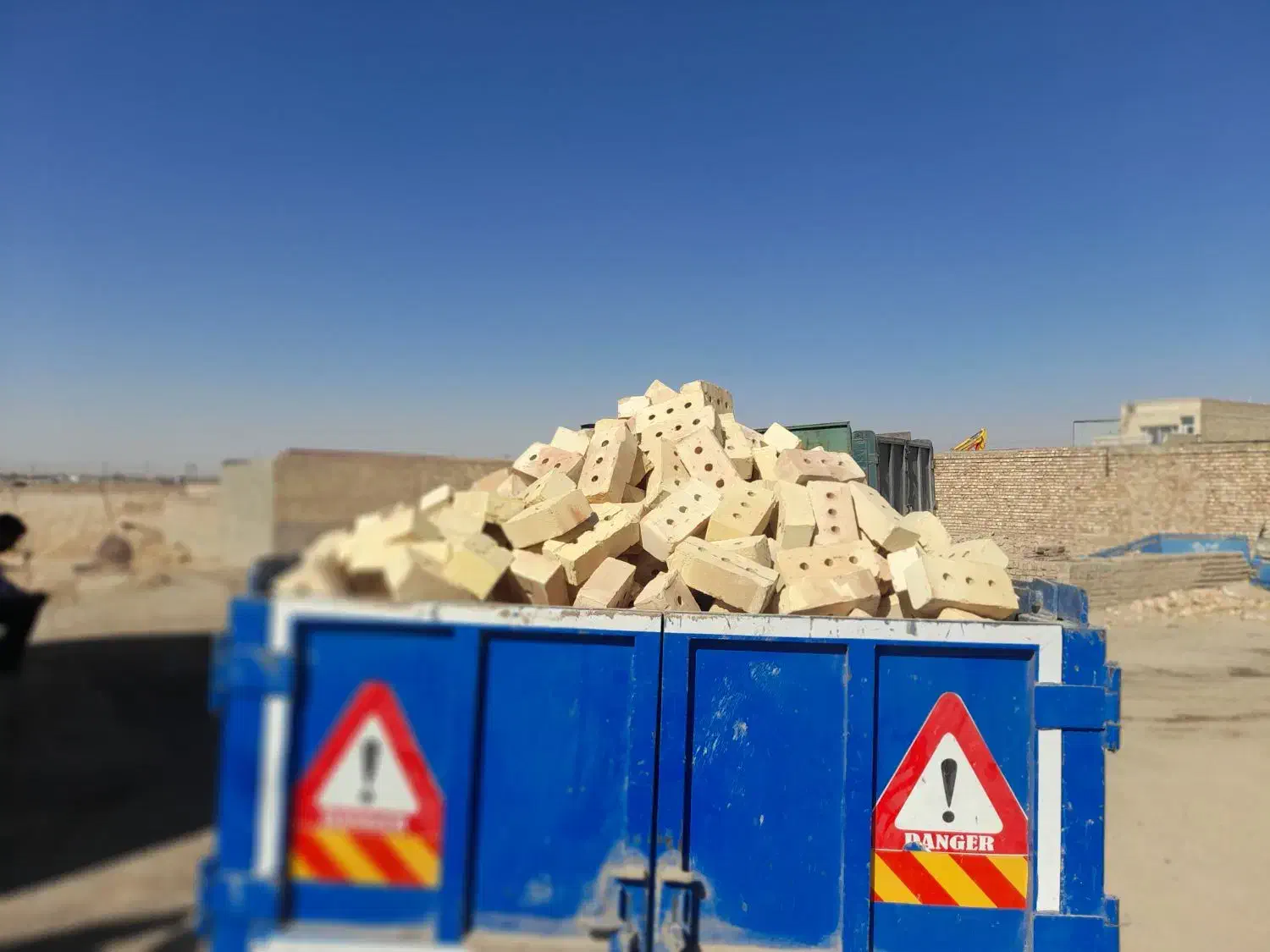 نیسان کمپرسی اجر وماسه|خدمات حمل و نقل|نیشابور, هفده شهریور|دیوار