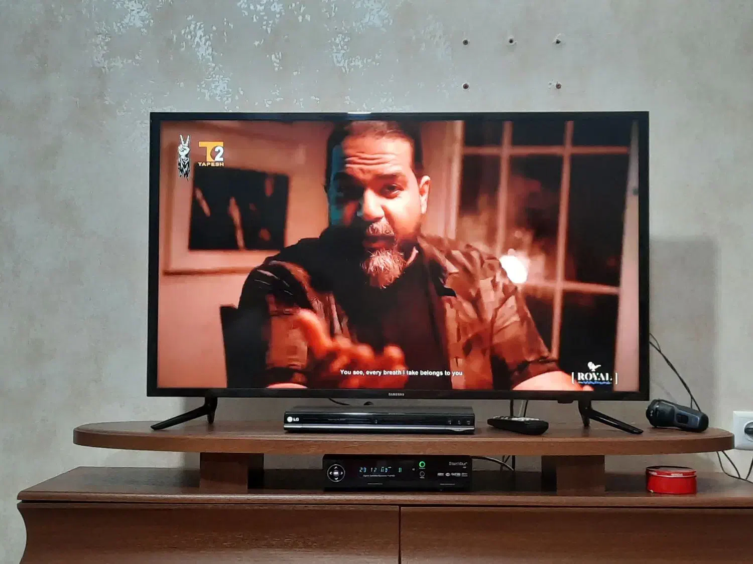 تلوزیون|تلویزیون و پروژکتور|اراک, |دیوار