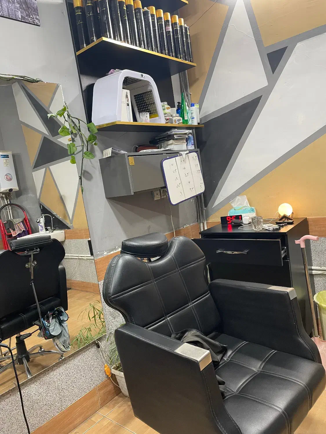 دکور آرایشگاهی در حد نو|آرایشگاه و سالنهای زیبایی|میاندوآب, |دیوار