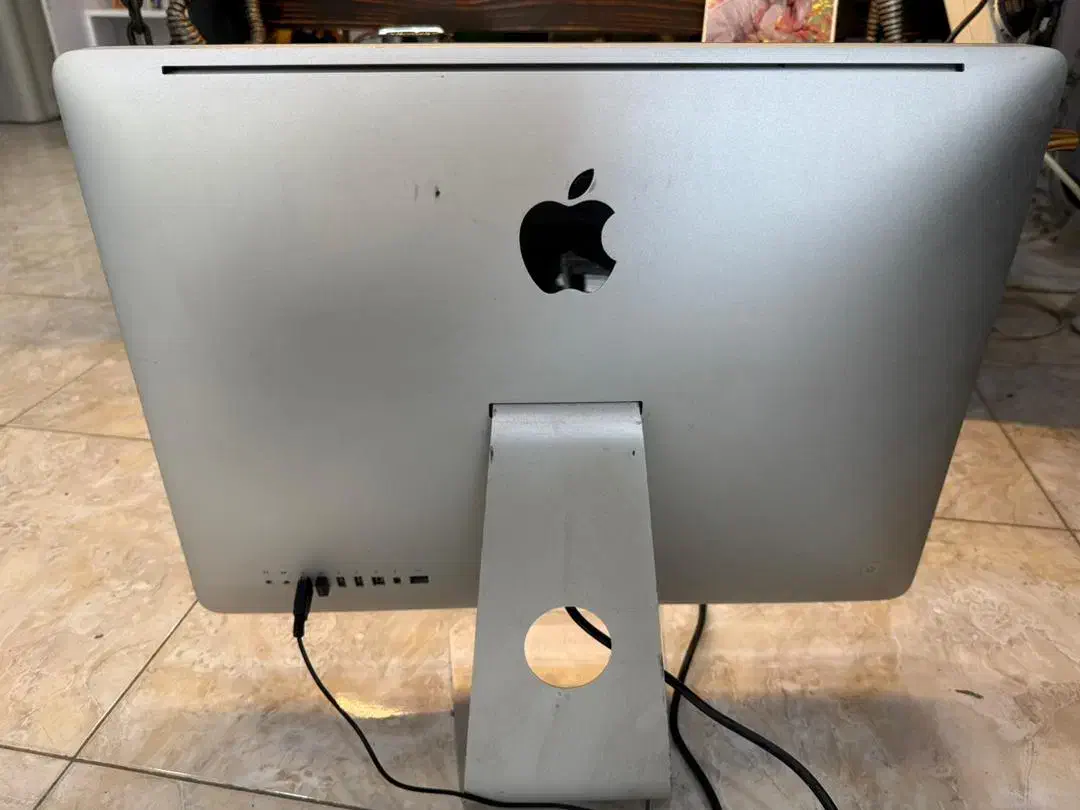 imac اپل مدل ۲۰۱۱ تمیز|رایانه رومیزی|بندر امام خمینی, |دیوار
