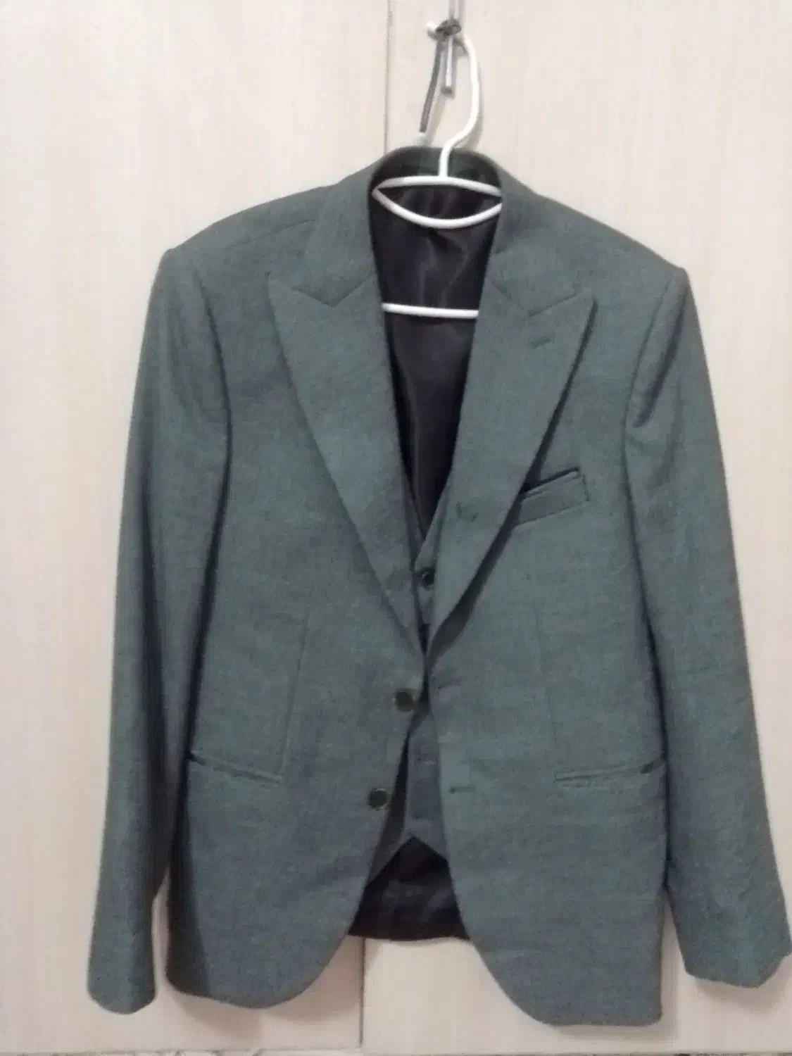 کت و شلوار|لباس|نیشابور, فضل|دیوار