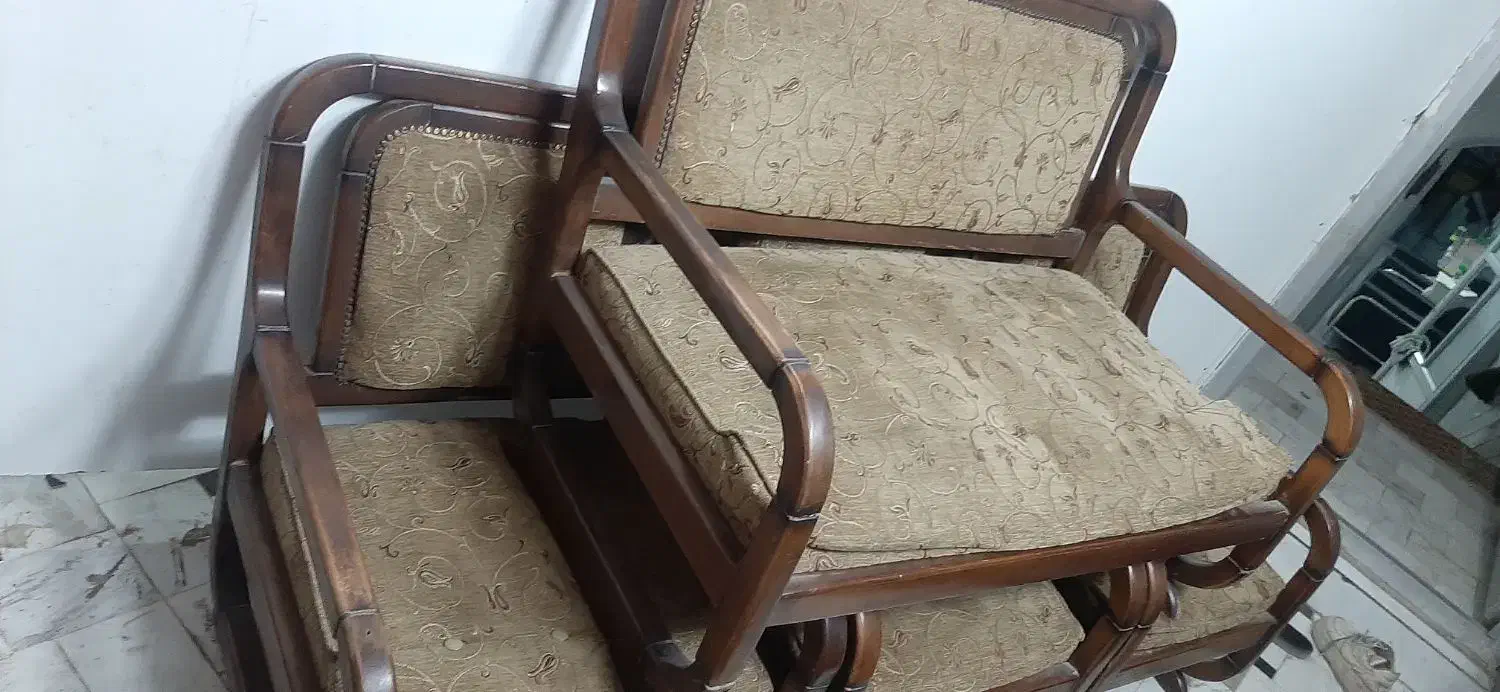 مبل راحتی|مبلمان خانگی و میز عسلی|قم, منبع آب|دیوار