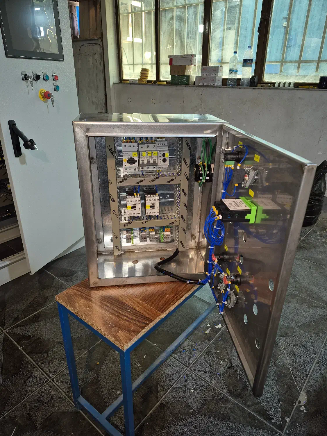 مونتاژ انواع تابلو برق-برق -الکترونیک-تعمیرات|خدمات پیشه و مهارت|فردیس, شهرک ۱۱۰|دیوار