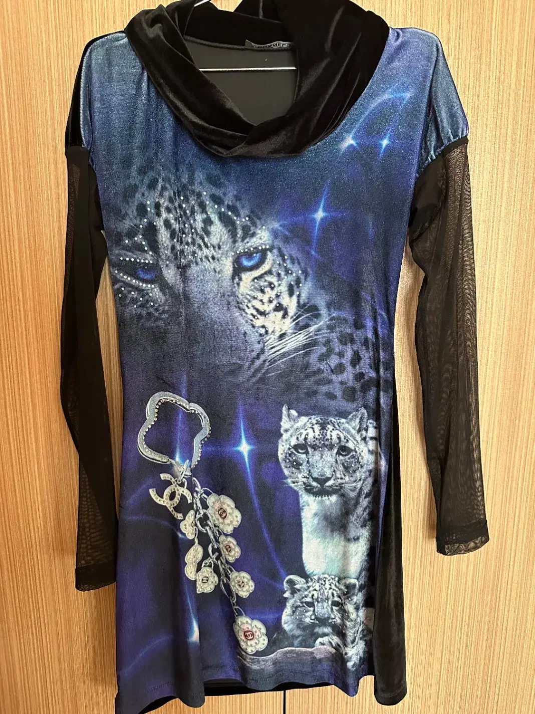 لباس مجلسی|لباس|تبریز, |دیوار