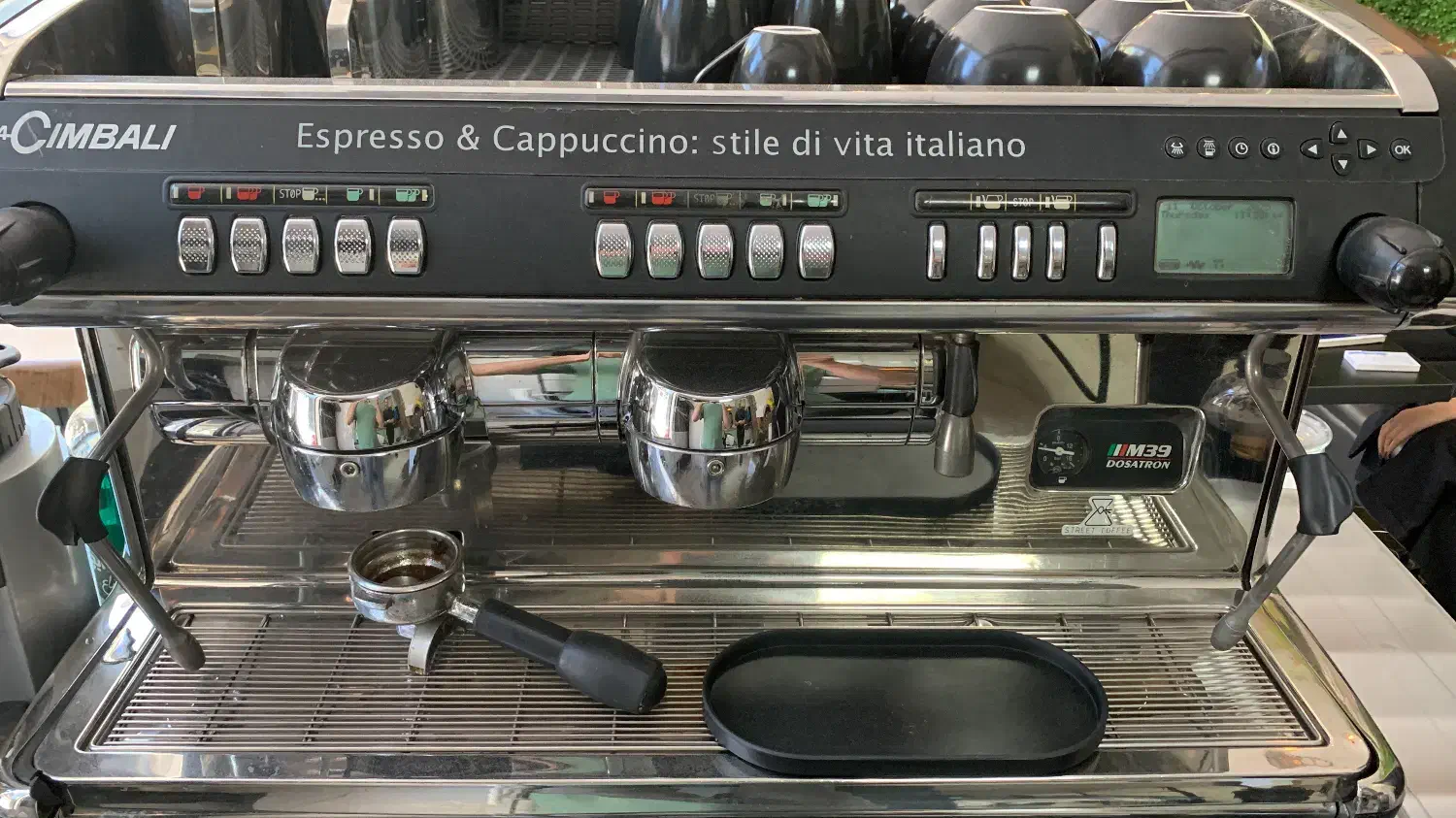 استخدام نیرو در کافه|استخدام خدمات فروشگاه و رستوران|تهران, الهیه|دیوار