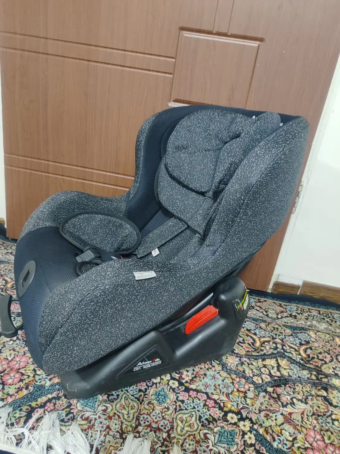 صندلی کودک ماشین|تخت و صندلی بچه|سمنان, |دیوار