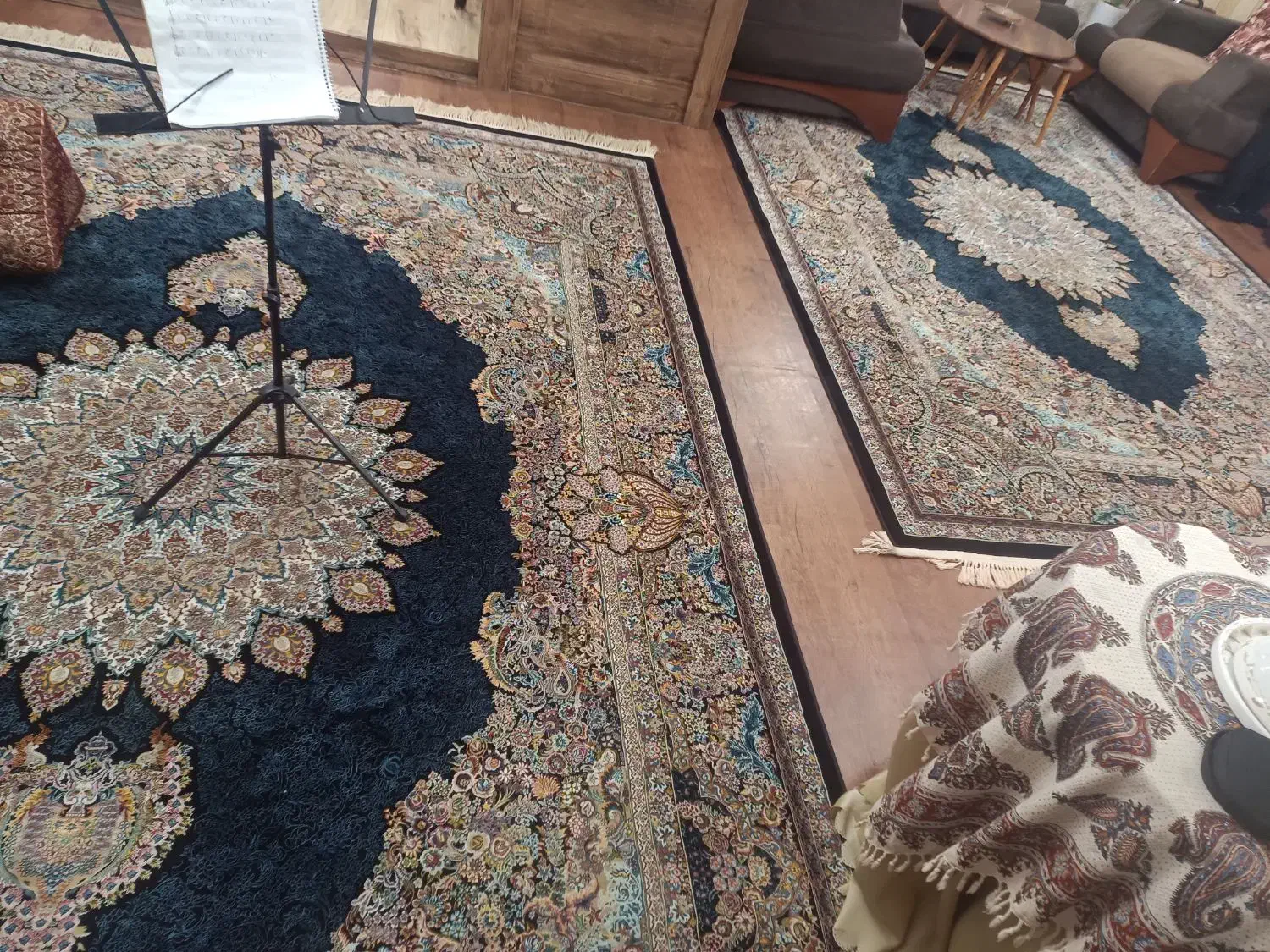 ۳ تخته فرش عالی در حد نو|فرش|هشتگرد, فاز ۲ مهستان|دیوار