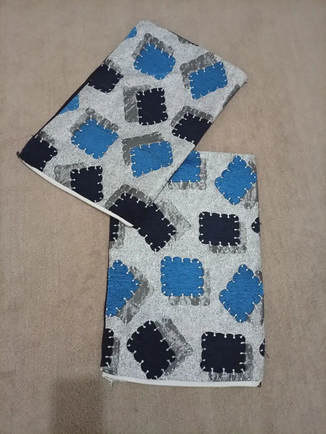 روی بالشی نو|رختخواب، بالش، پتو|کرمانشاه, |دیوار