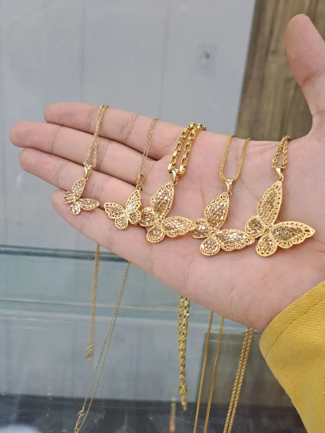 پلاک پروانه ایوا|جواهرات|قم, نیروگاه|دیوار