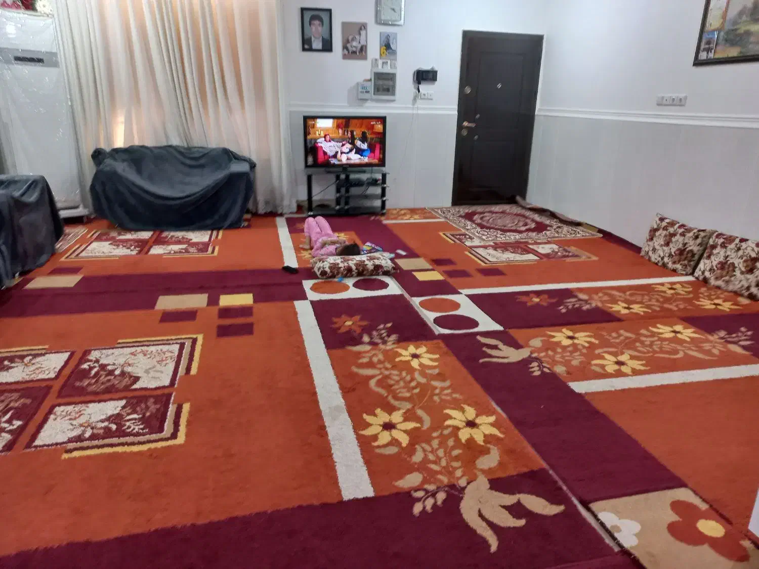 تعدادی گلیم فرش|گلیم، جاجیم، گبه|برازجان, |دیوار