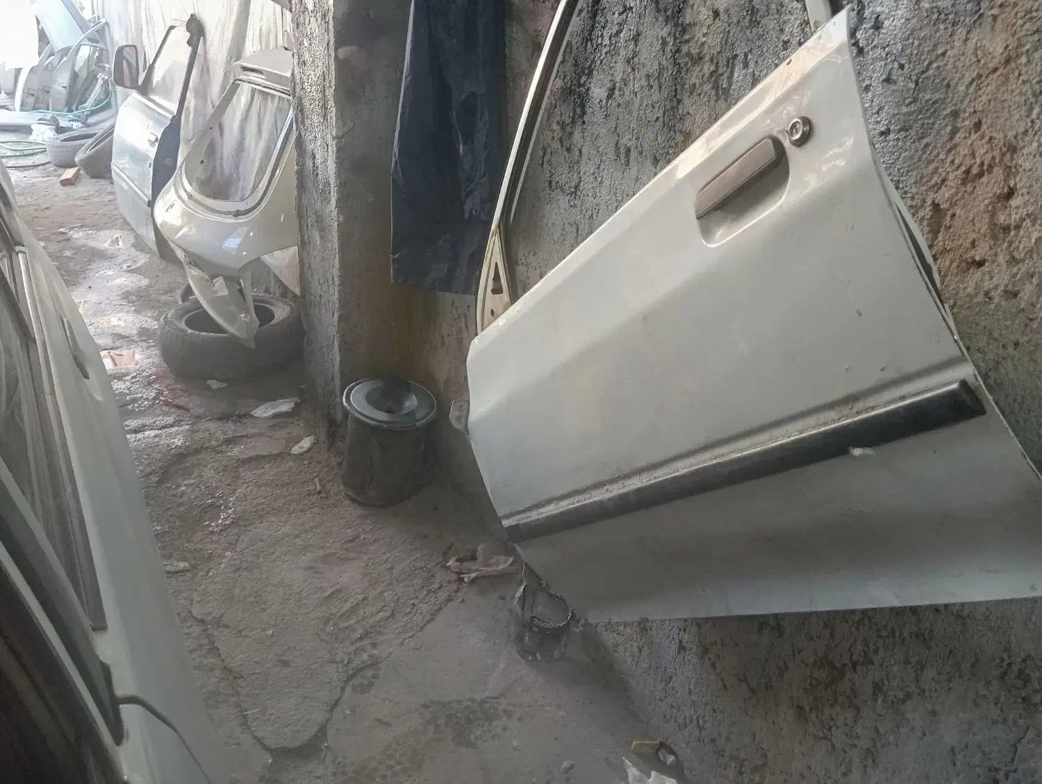 در صندق عقب و در عقب راننده گلگیر جلو چب|قطعات یدکی و لوازم جانبی|شیراز, سعدیه جنوبی|دیوار