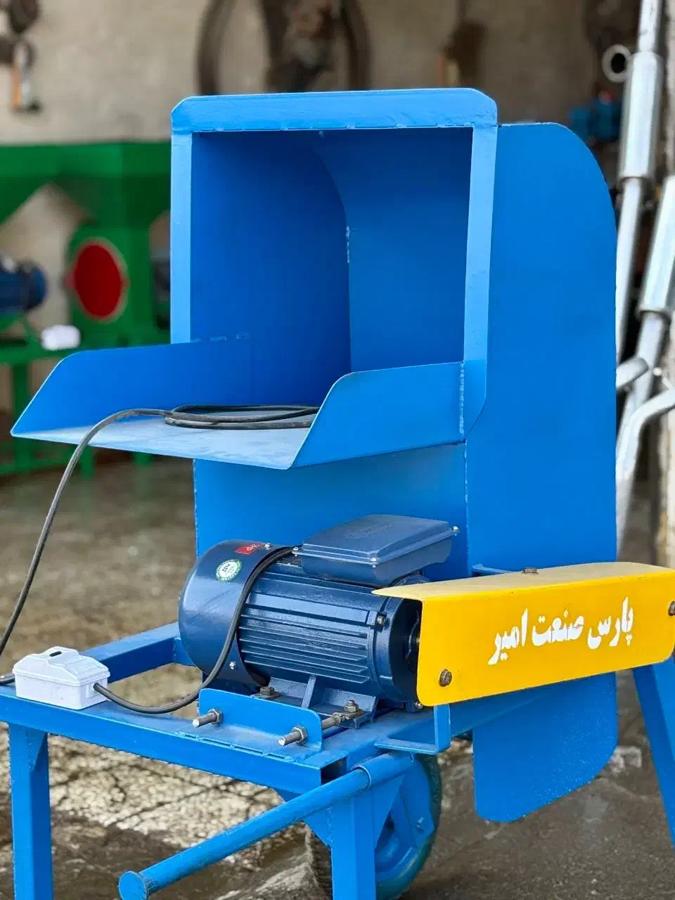 آسیاب‌ برقی علوفه خورد کن برقی جرثقیل پش تراکتوری|ماشین‌آلات صنعتی|ملایر, |دیوار