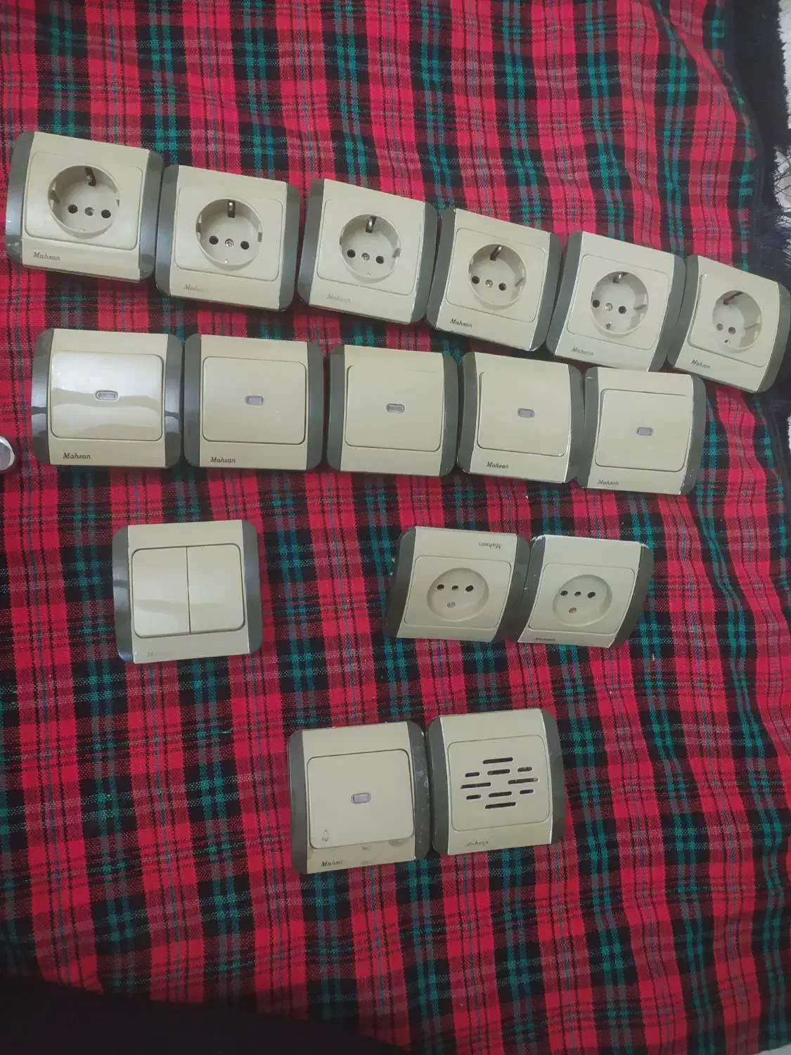 فروش کلید پریز و چاقو|حراج|تبریز, |دیوار