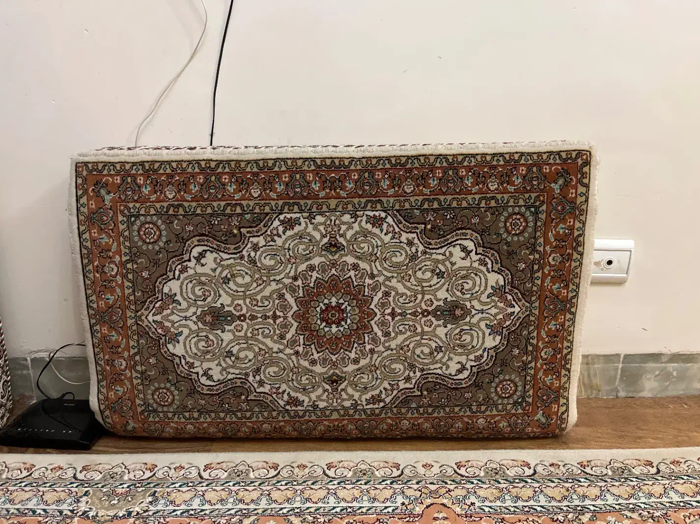 پشتی|پشتی|قروه, |دیوار