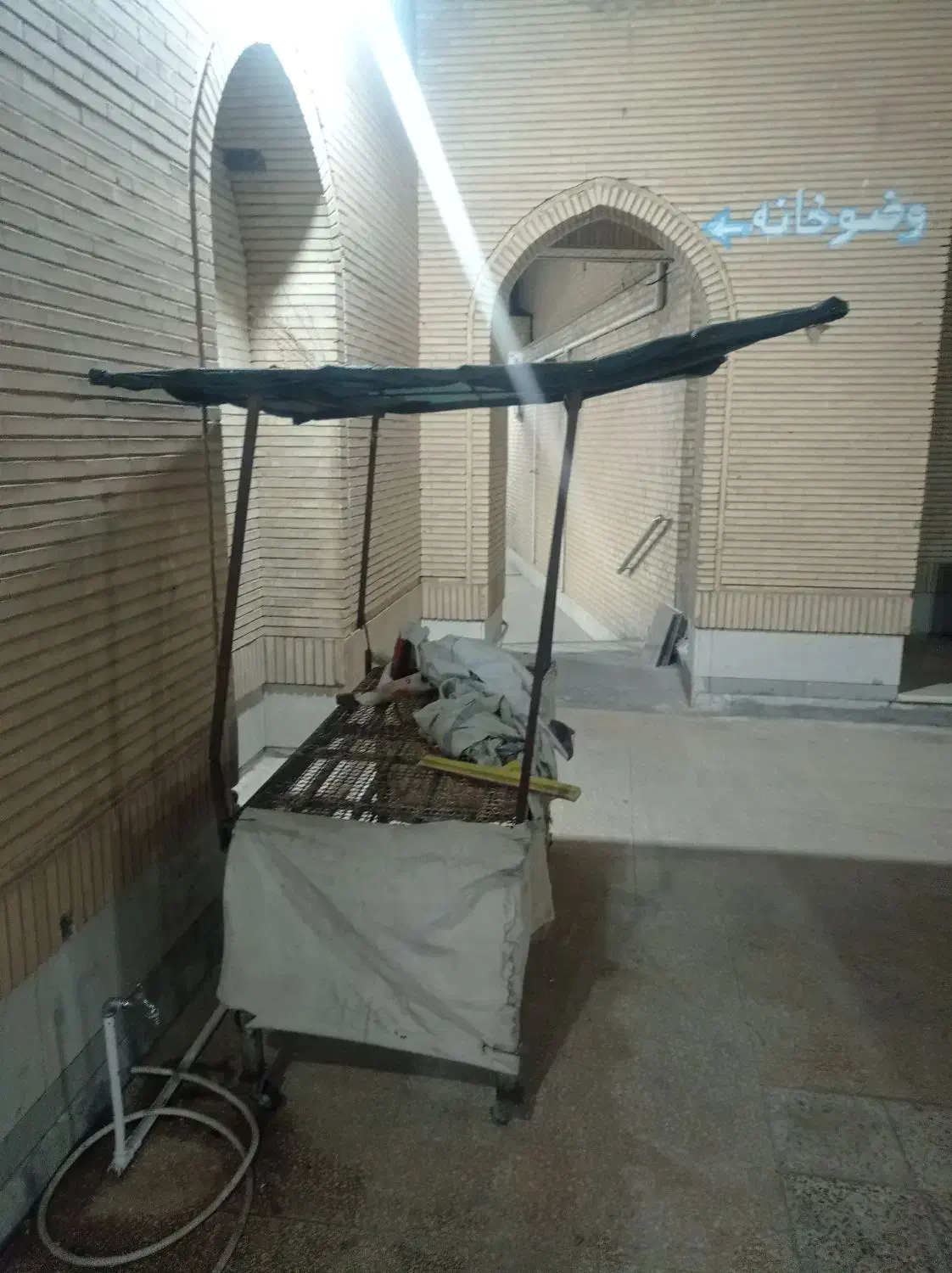 میز سبزی فروشی ...میوه قیمت ۵۵۰۰|کافیشاپ و رستوران|بهبهان, |دیوار