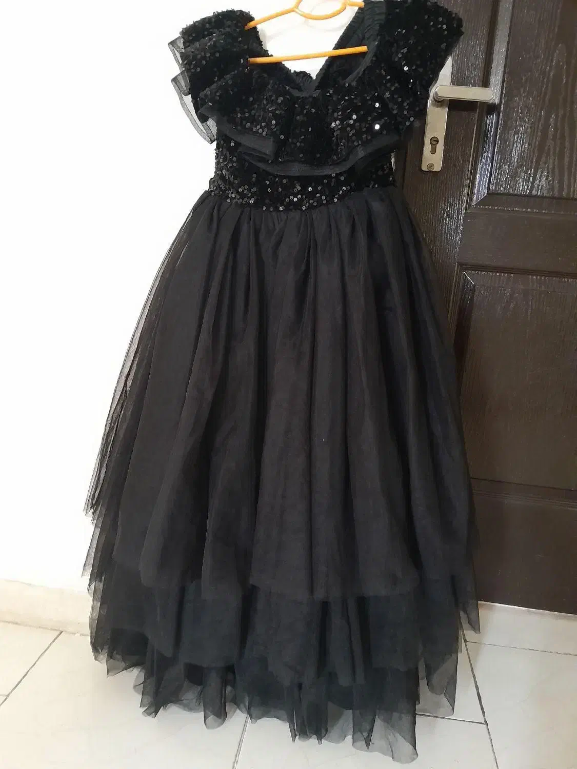 یک پیراهن مجلسی دخترانه|لباس|اشتهارد, |دیوار