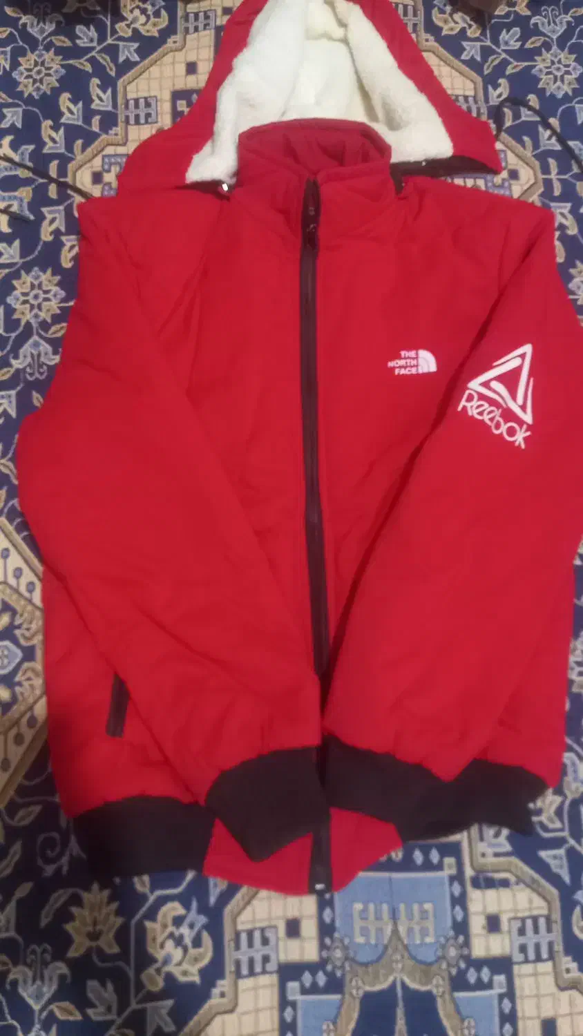 کاپشن|لباس|قیدار, |دیوار