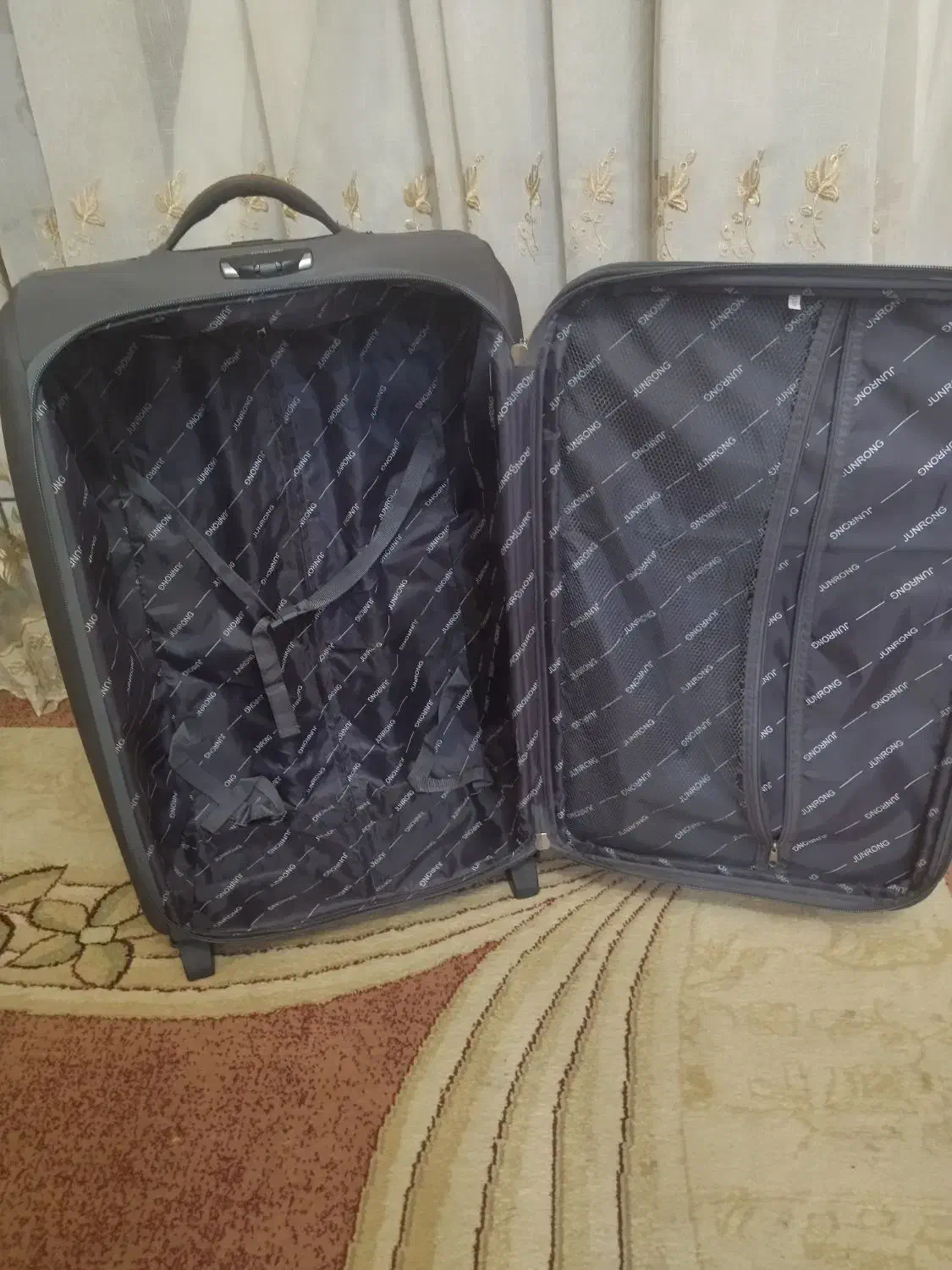 چمدان بزرگ|کیف، کفش، کمربند|دزفول, |دیوار