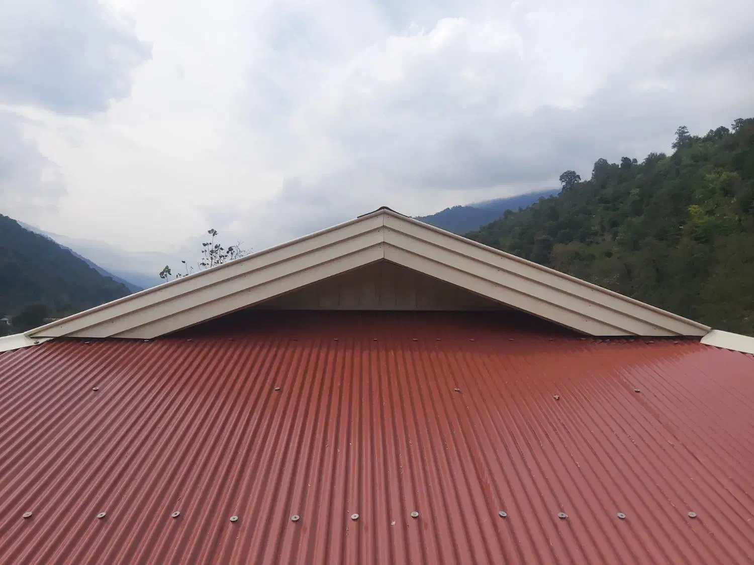 جوشکاری ساختمان وحلب کوبی شیروانی|خدمات پیشه و مهارت|فومن, |دیوار