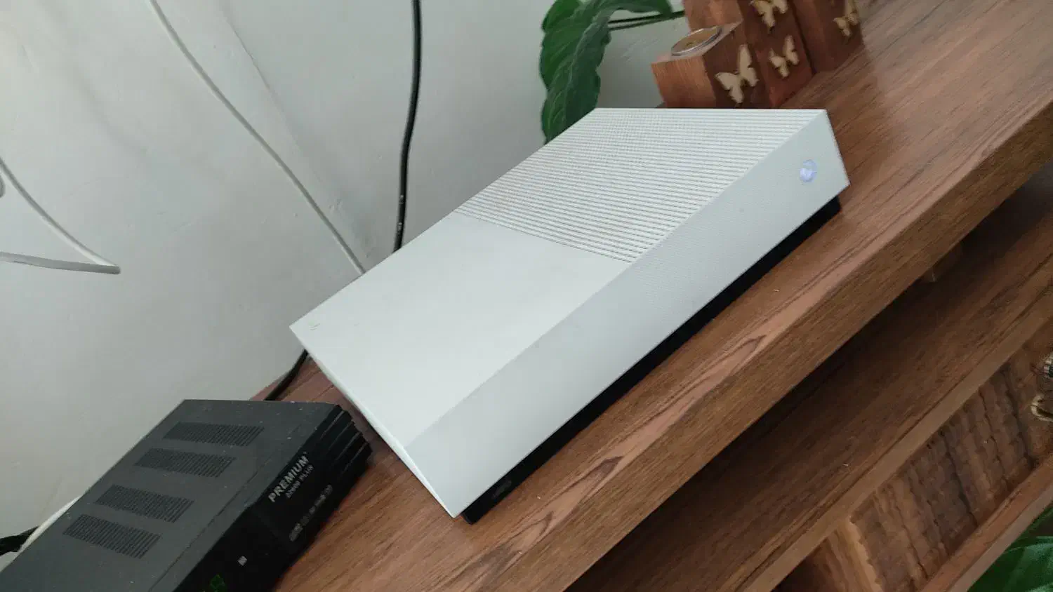 کنسول xbox one s در حد نو|کنسول، بازی ویدئویی و آنلاین|اصفهان, سعادت‌آباد|دیوار