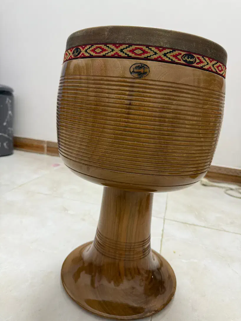 تتبک سه مهرshاصفهان شیرانی(ساخت سفارشی)دهانه۲۷نو|سازهای سنتی|شاهینشهر, گزبرخوار|دیوار