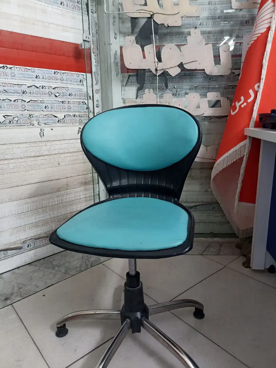 صندلی جک دار چرخشی،اداری.کامپیوتر|مبلمان اداری|اندیشه, اندیشه فاز ۱|دیوار