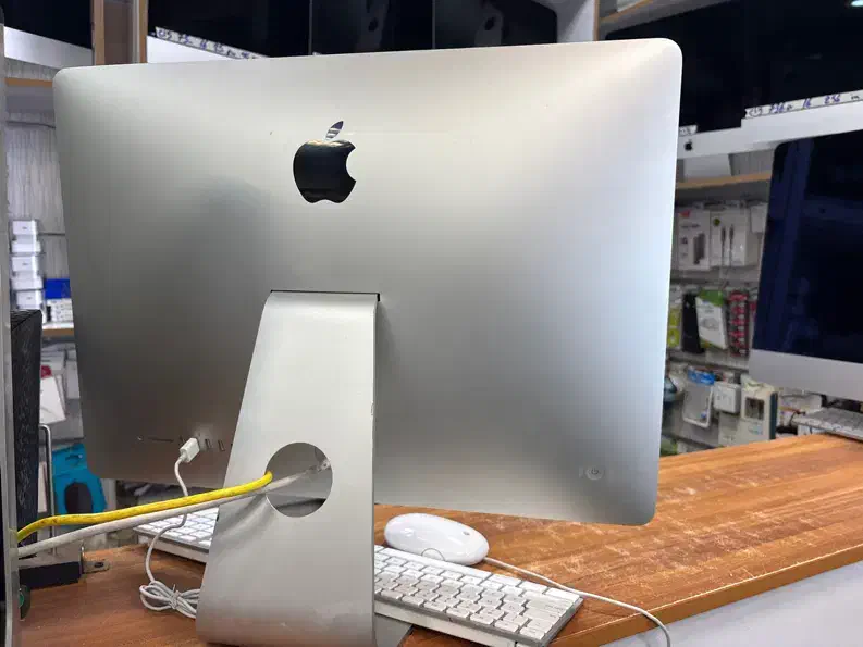 Imac 2017  22   4k|رایانه رومیزی|تهران, فلسطین (میدان انقلاب)|دیوار