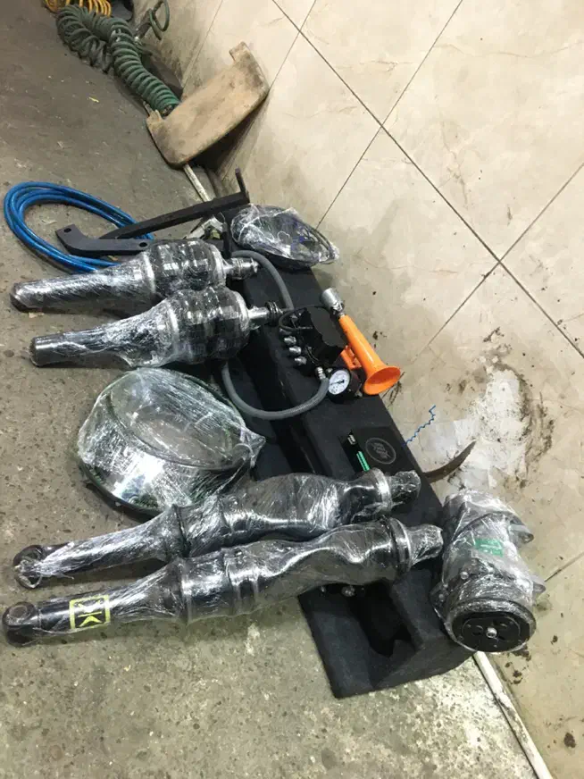 پنوماتیک سر موتور|قطعات یدکی و لوازم جانبی|لاهیجان, گلستان|دیوار