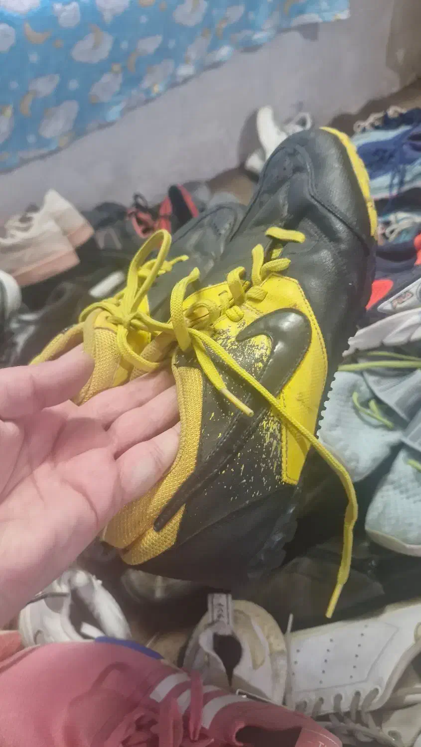 تعداد زیادی کتونی کار کرده|کیف، کفش، کمربند|تنکابن, |دیوار