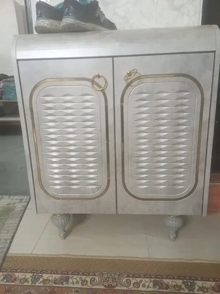 جاکفشی|جاکفشی، کمد، دراور|قرچک, شهرک الحدید|دیوار