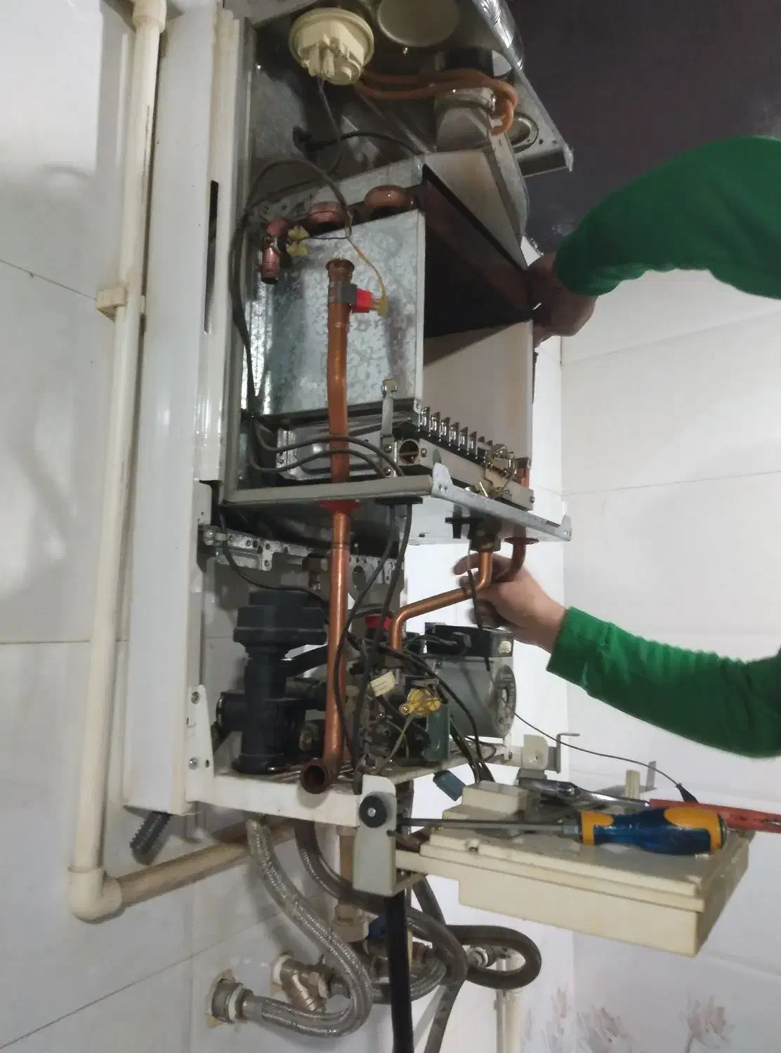 *تعمیرات .نصب سرویسکار پکیج. بازدید رایگان *|خدمات پیشه و مهارت|اراک, |دیوار