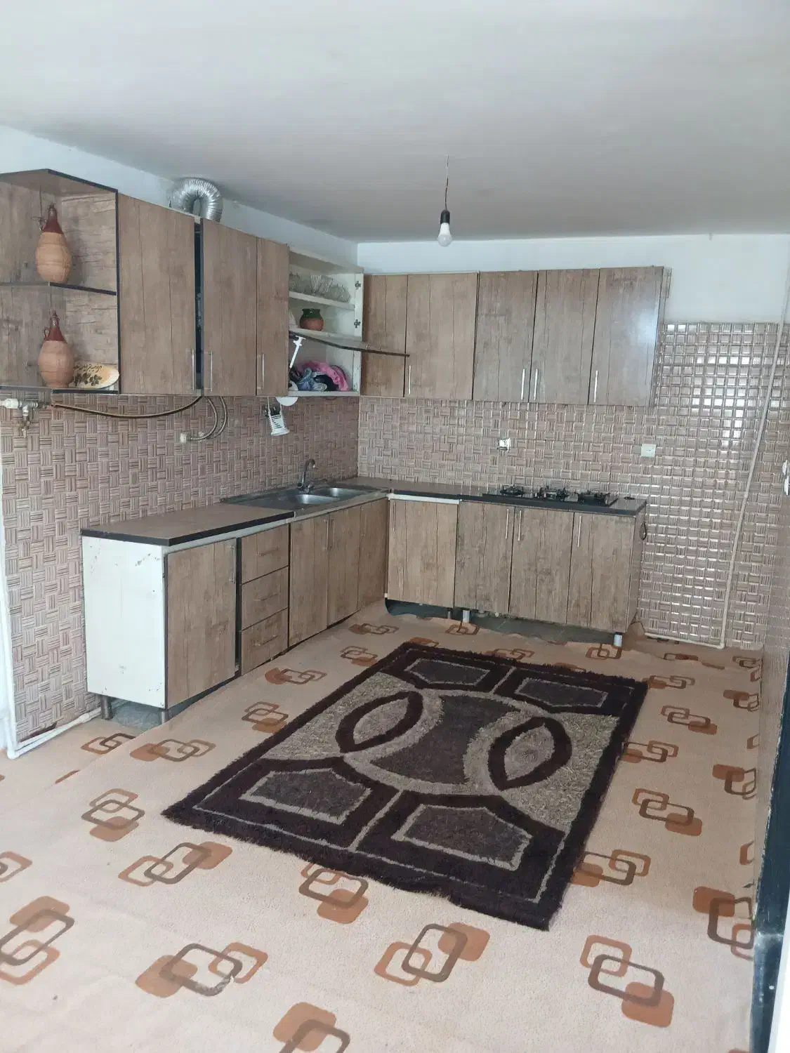 اجاره روزانه 650متر بنا 100 متر یک خواب|اجارهٔ کوتاه‌مدت ویلا و باغ|کرج, سی متری صنعتکاران|دیوار